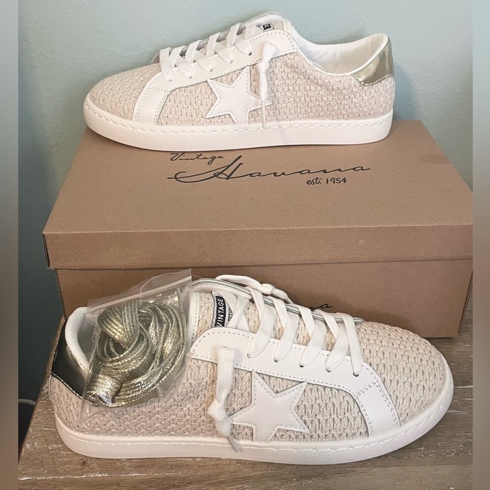 VINTAGE HAVANA Crochet Carla Natural Fashion Sneaker w/ Gold, White New w Box 8 - Picture 2 of 9